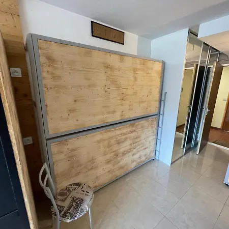 Le Champas Centre Station Lit Queen Size Enchastrayes