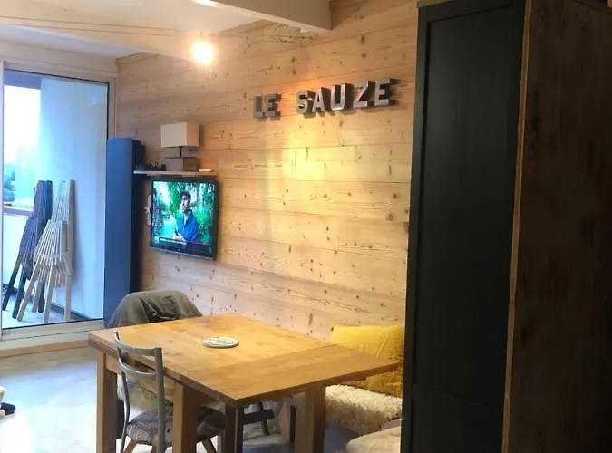 Le Champas Centre Station Lit Queen Size