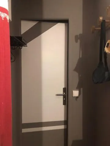 Le Champas Centre Station Lit Queen Size Enchastrayes